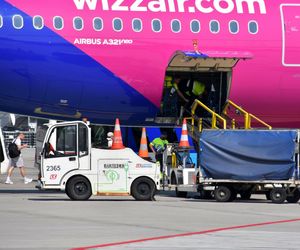 UOKiK zarzuca Wizz Air wprowadzanie pasażerów w błąd. Chodzi o reklamacje bagażowe