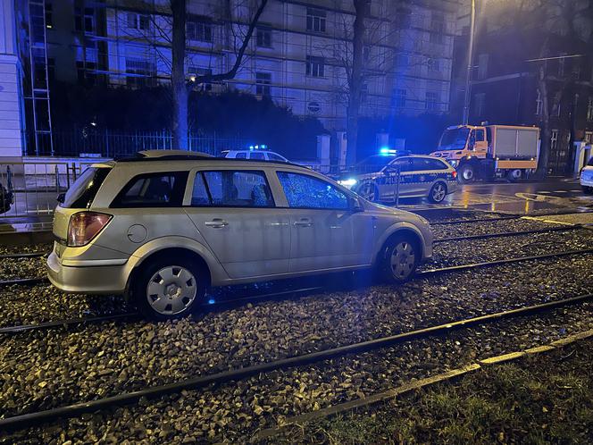Taksówkarz zaatakowany nocą. Awantura z pościgiem w centrum Warszawy