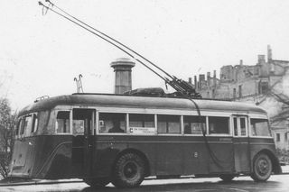 Trolejbus linii C na Krakowskim Przedmieściu, 1948
