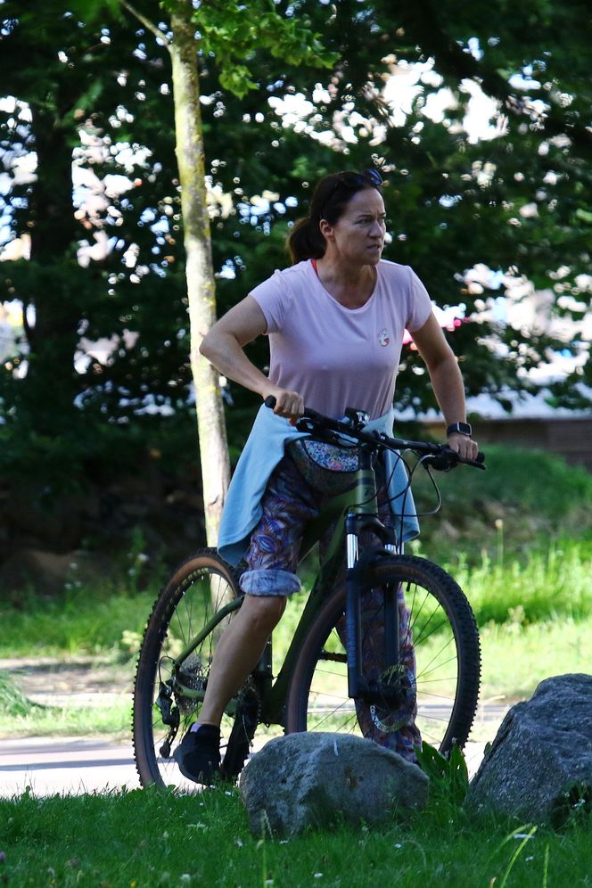 Ewa Drzyzga z mężem na rowerach. "Operacje plastyczne nie są dla mnie!"
