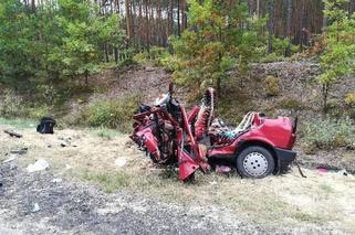 MAKABRYCZNY wypadek w Łódzkiem. Cztery osoby NIE ŻYJĄ