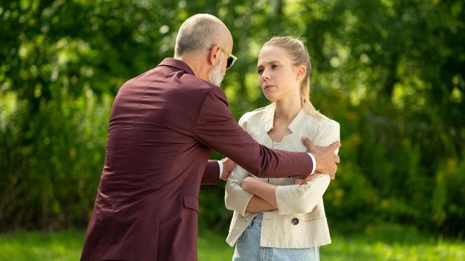 Barwy szczęścia, odcinek 2764: Kornel (Jakub Bohosiewicz), Jowita (Magdalena Żak)
