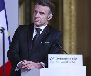 Prawda o Macronie ujawniona! Nie zgadniesz, co kupuje hurtowo perfumy i zlewa się nimi w hurtowych ilościach