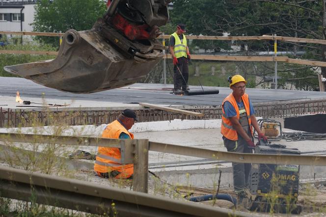 Nad Brdą w Bydgoszczy powstają nowe mosty. Zaglądamy na plac budowy [ZDJĘCIA]