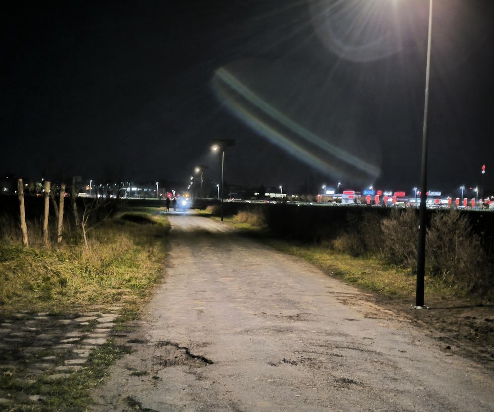 Bezpieczniej na skrócie do Gronowa. Lampy solarne już działają!