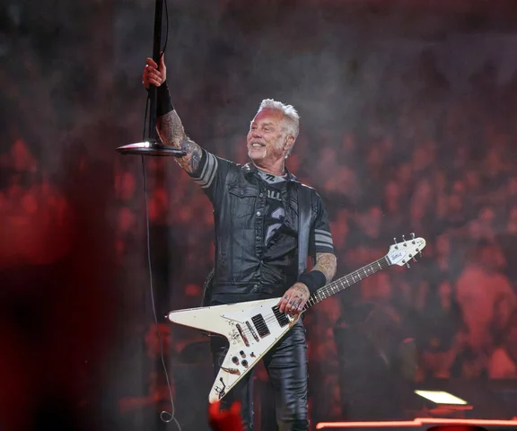 James Hetfield odwiedził konia, nazwanego po klasyku Metalliki!