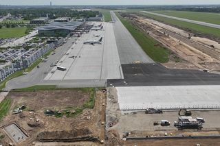 Port lotniczy we Wrocławiu jak jeden wielki plac budowy. Kiedy zostanie zamknięty?