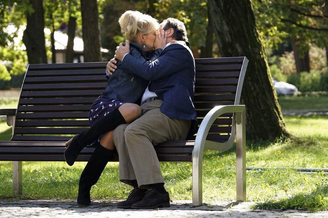 Barwy szczęścia odc. 2006. Jerzy (Bronisław Wrocławski), Małgorzata (Adrianna Biedrzyńska)