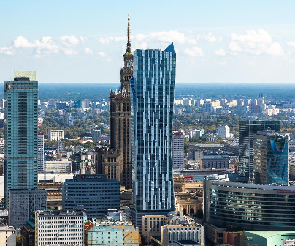 Niezwykła panorama Warszawy ze szczytu Skylinera!