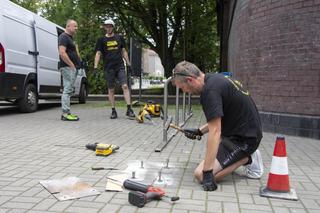 Już w wakacje Metrorower będzie dostępny w 31 gminach GZM. Trwa montaż stacji w Bytomiu