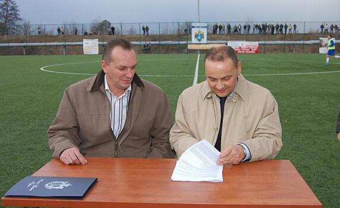 Podpisanie umowy na budowę stadionu w Kępnie