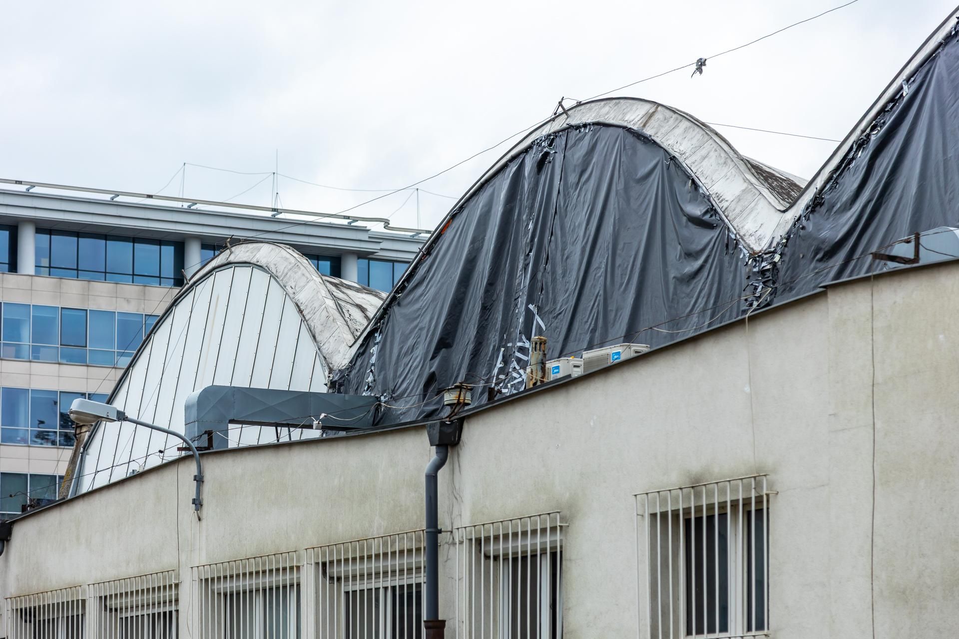 Zabytkowa hala na Suwak 4 w Warszawie