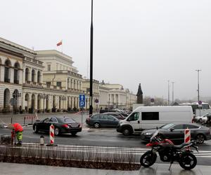 Zabrali miejsca parkingowe i zwęzili ulicę by zrobić ścieżkę rowerową. Biorą się za kolejne ulice