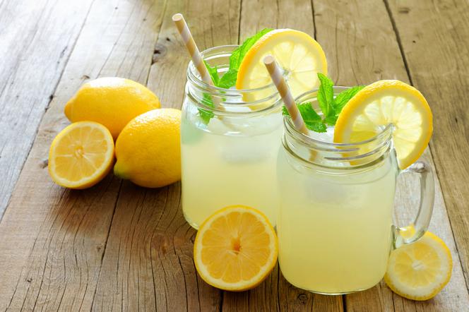 Lemoniada - arbuzowa, cytrynowa i nie tylko. Kalorie, wartości odżywcze