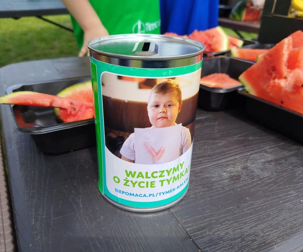 Zbiórka do puszek na rzecz Tymka Kalaty z Siedlec w sieci sklepów Topaz