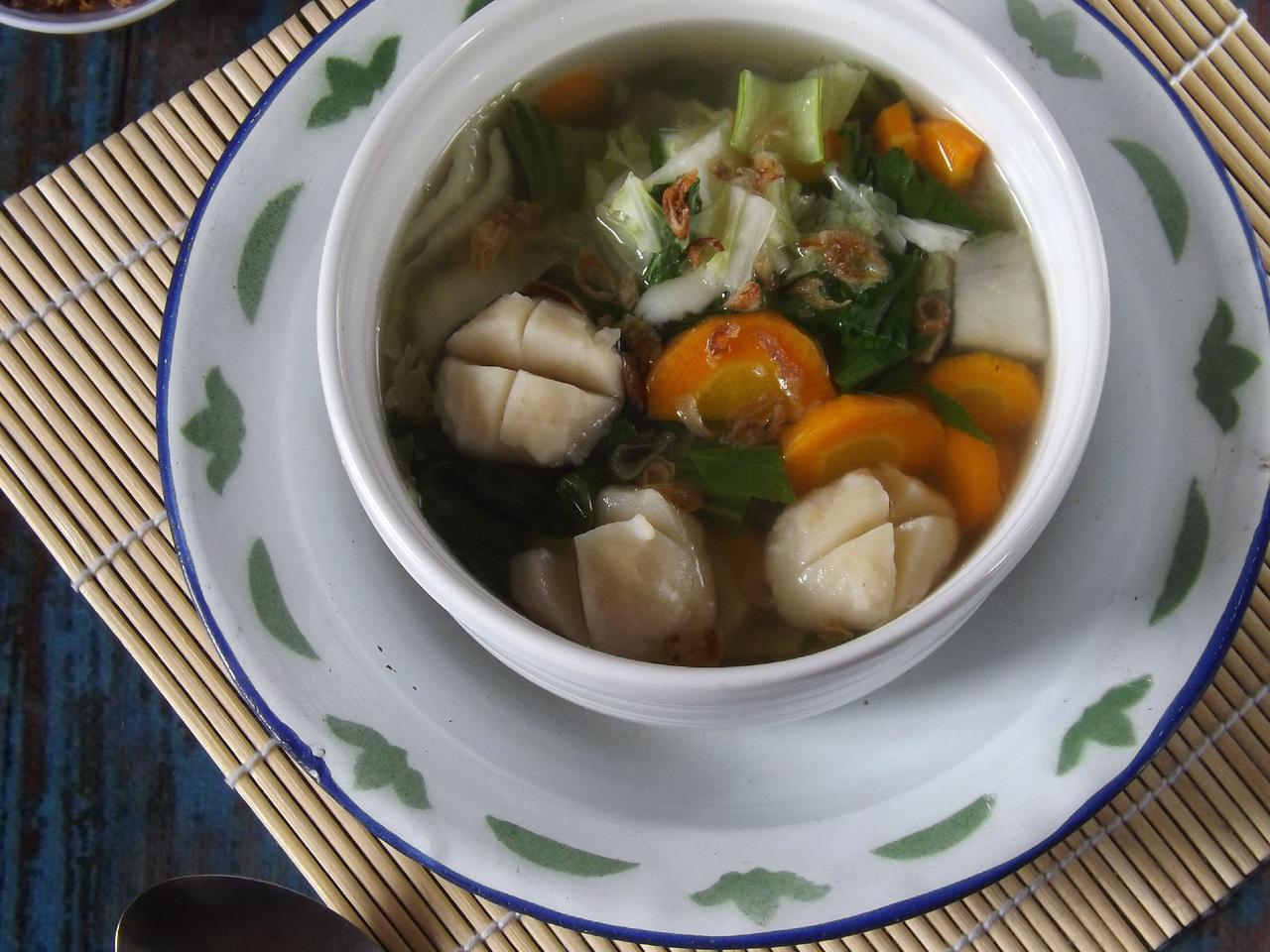 Francuska zupa z delikatnymi pulpecikami - lekkostrawna i doskonała dla osób na diecie lub z wrażliwym żołądkiem