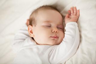 Włącz maluszkowi suszarkę do snu. Nie tylko lepiej zaśnie, ale będzie też bezpieczniejsze