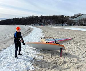 Małolat z Gdyni czyli Piotr Dudek pobija rekord Guinnessa na desce surfingowej