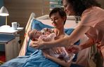 	Na dobre i na złe ostatni odcinek 959 finał sezonu. Blanka (Pola Gonciarz), jej córka Nina (Oliwier Trafny), pielęgniarka Asia (Joanna Pach-Żbikowska)