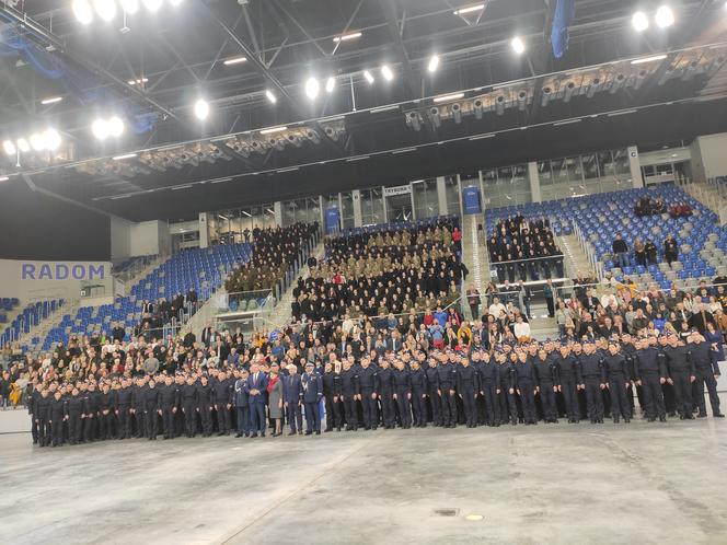 Zaprzysiężenie nowych policjantów