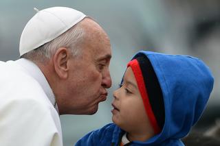 Papież Franciszek ochrzcił nieślubne dziecko! 