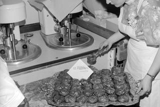 Tłusty czwartek w czasach PRL-u! Tak kiedyś robiono pączki [ZDJĘCIA] 