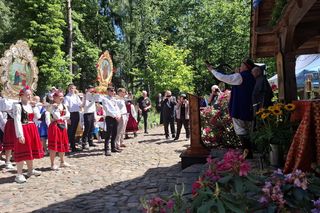 XI Odpust Kaszubski na Świętej Górze Polanowskiej zgromadził na wspólnej modlitwie Kaszubów z całego Pomorza