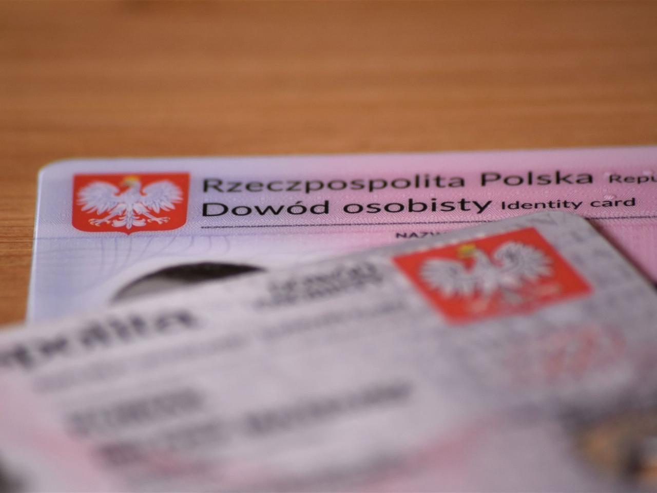 Nowe dowody osobiste 2021. Masz taki DZIWNY znak na dowodzie osobistym? Sprawdź, co oznacza