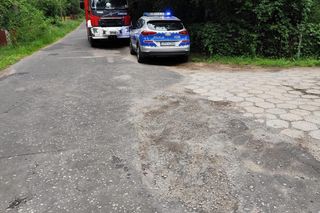 Staruszka wjechała samochodem do stawu! Dramatyczna akcja strażaków