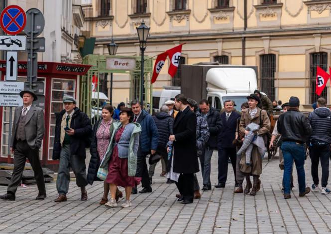 Wrocław zamienia się z powrotem w Breslau? Na ulicach miasta powstaje nowy serial. Zobacz, jak wygląda plan zdjęciowy [ZDJĘCIA]