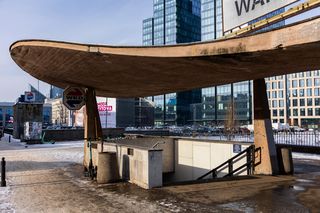 Socmodernistyczne stacje kolejowe w Warszawie