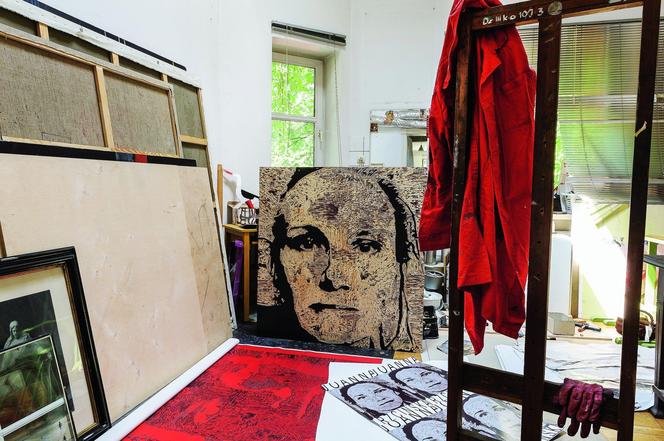 Z wizytą u malarki i graficzki Joanny Trzcińskiej w jej klimatycznym domu – pracownia