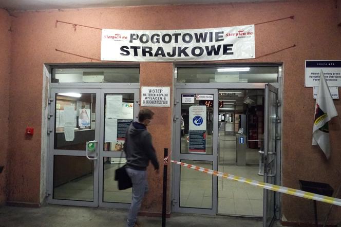 Górnik z kopalni Wujek w Katowicach opowiada jak wygląda protest pod ziemią [ROZMOWA]