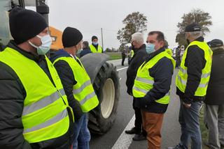 Protest rolników w miejscowości Zdany w powiecie siedleckim - zdjęcia: