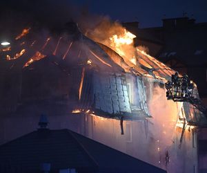 Aktor znany z „Korony Królów” ucierpiał w pożarze bloku w Ząbkach. „Nie wiemy co będzie dalej”