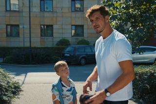 M jak miłość odc. 1696: Marcin (Mikołaj Roznerski), Szymek (Staś Szczypiński)