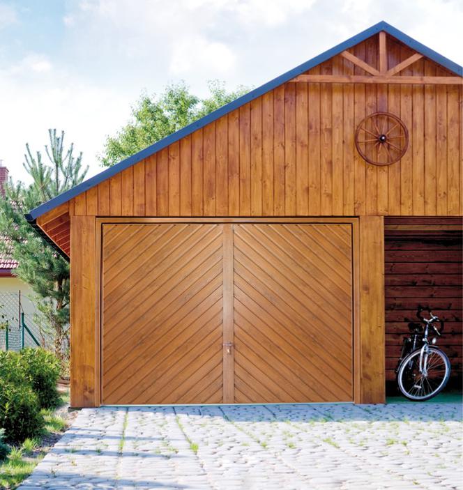 Brama garażowa w stylu country