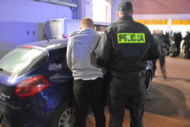 Sześciu kibiców Legii zatrzymanych przed meczem z Widzewem