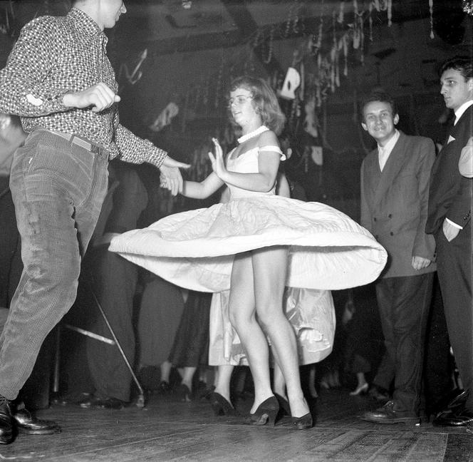 Para tańcząca rock ‘n’ rolla, klub studencki Stodoła, 1960. 