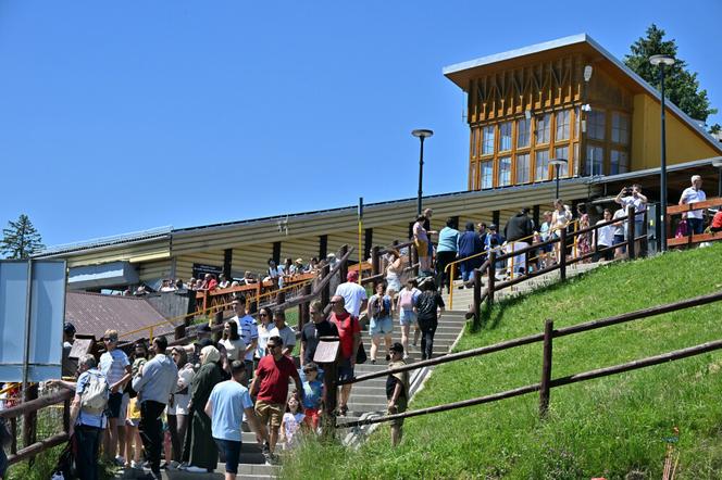 Armagedon w Tatrach! Na Morskie Oko tylko z rezerwacją. Wydano najwyższe ostrzeżenie