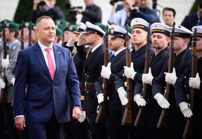 Niemcy mogłyby zacząć spłacać reparacje inwestując w polskie wojsko