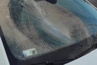 Drastyczny wypadek w Braniewie. Pieszy poleciał w górę i spadł na ziemię [ZDJĘCIA]