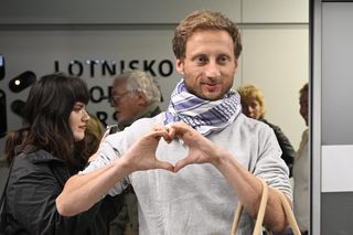 Poseł Sterczewski wrócił do Polski