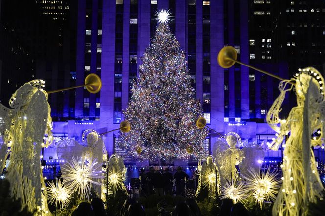 Najsłynniejsza choinka świata już zachwyca na Manhattanie