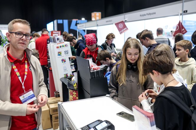 Targi Książki w Katowicach to okazja do zdobycia autografów pisarzy