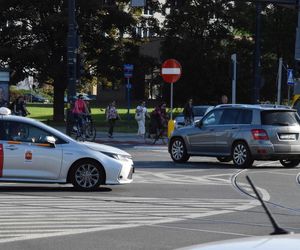 Najgorsze rondo w stolicy po nowemu. Kierowcy mają przestać się gubić na Kercelaku