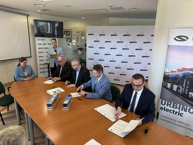 Gdynia podpisała umowę na dostawę 17 nowych pojazdów komunikacji miejskiej