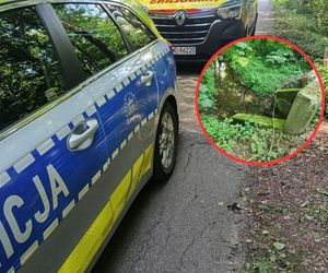 Wodzisław Śląski: Na mostku stała samotna butelka z alkoholem. Jej towarzysz leżał w rzece