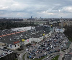 Dwa popularne centra handlowe w Warszawie wprowadzają opłaty za parkowanie