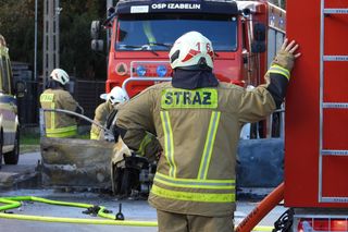 Truskaw. Auto stanęło w ogniu, kierowca się palił